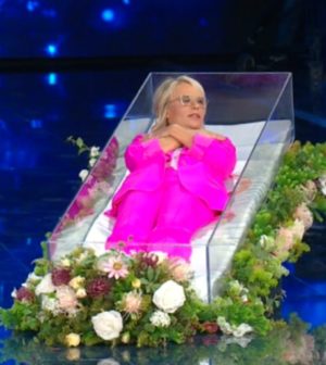 Maria De Filippi in the coffin to Tu sì que vales: “Sputt … dell’anno”