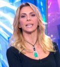 Foto Simona Branchetti chiude Pomeriggio 5 News