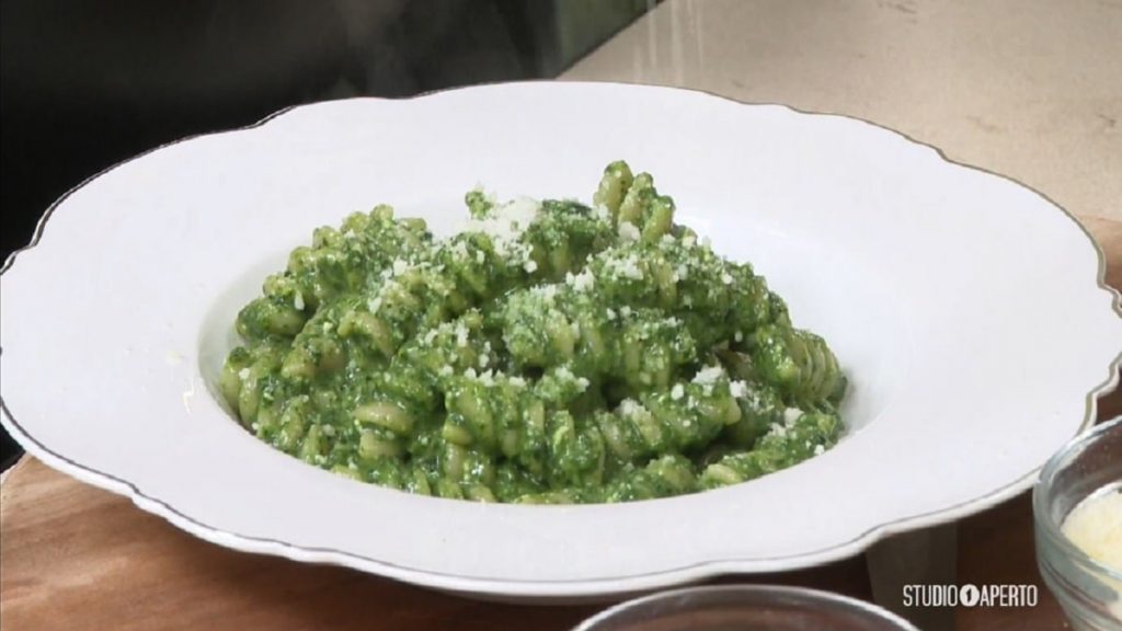 Cotto E Mangiato Ricetta Oggi: Fusilli Con Pesto Di Cavolo Nero Del 22 ...