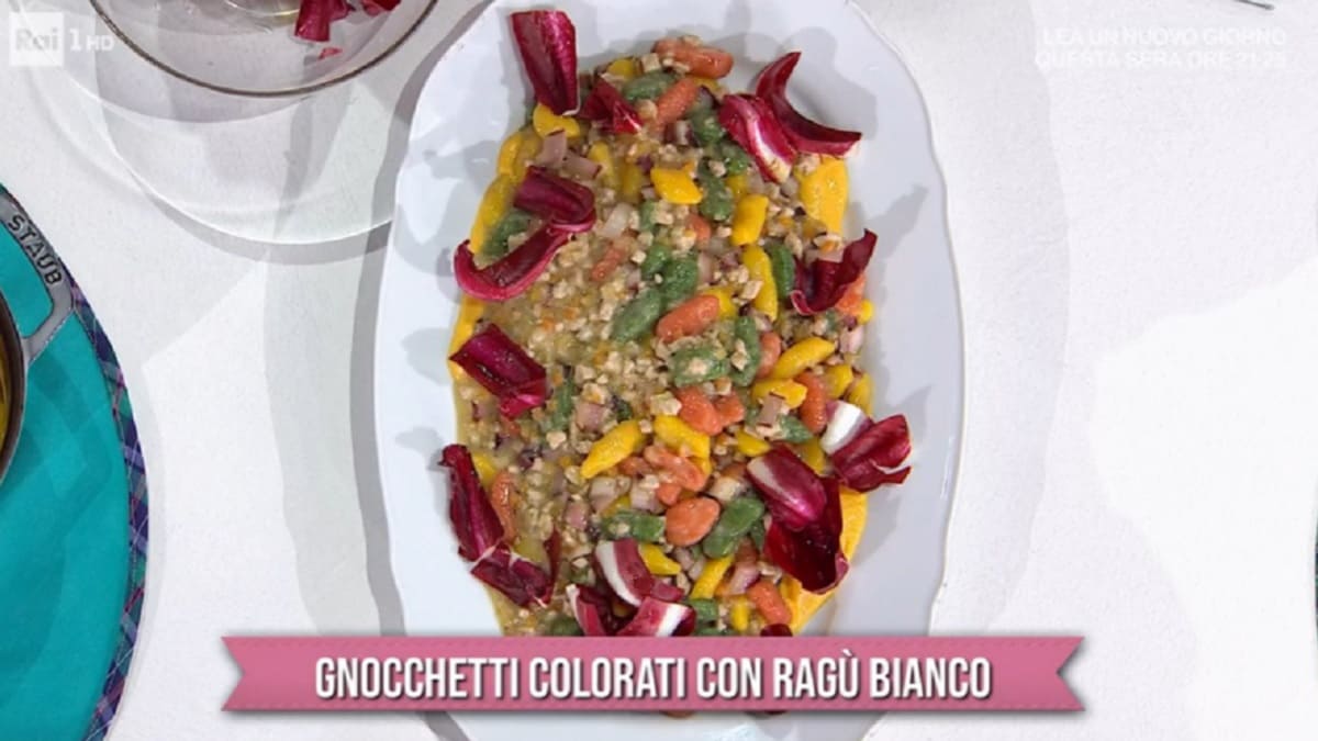 foto gnocchetti colorati ragù bianco