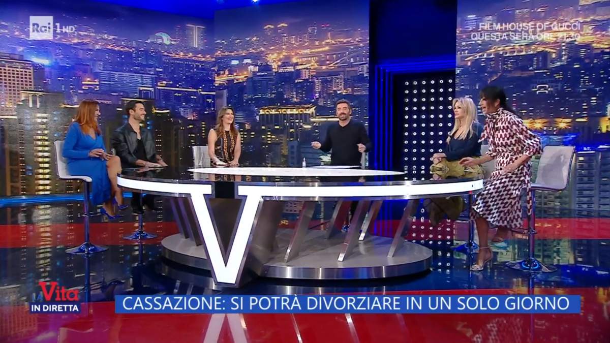 foto di matano con gli ospiti de la vita in diretta