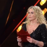 Simon & The Stars: Oroscopo 2024 - Citofonare Rai2 31/12/2023 