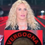 Antonella Clerici punisce i coach di The Voice Kids: “Microfono della vergogna”