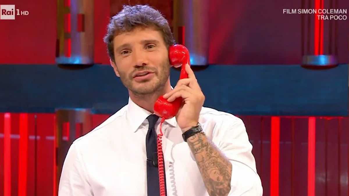 Foto Stefano De Martino boom Affari Tuoi