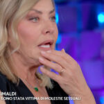 Verissimo, Eva Grimaldi in lacrime: “Sono stata molestata da bambina”